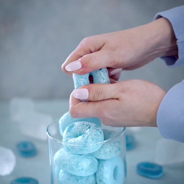 Video laden: PEPELINI Gefriergetrocknete Loopops Blue Raspberry